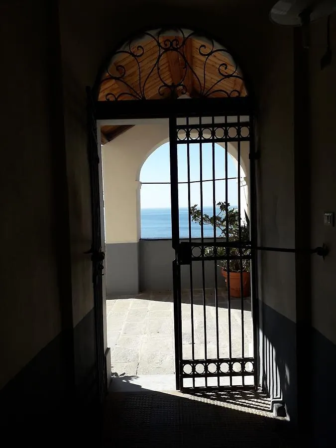 La Scala Vernazza Cinqueterre 0*,  Italy